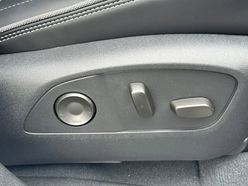 2025 GMC Sierra EV Denali - Photo 43