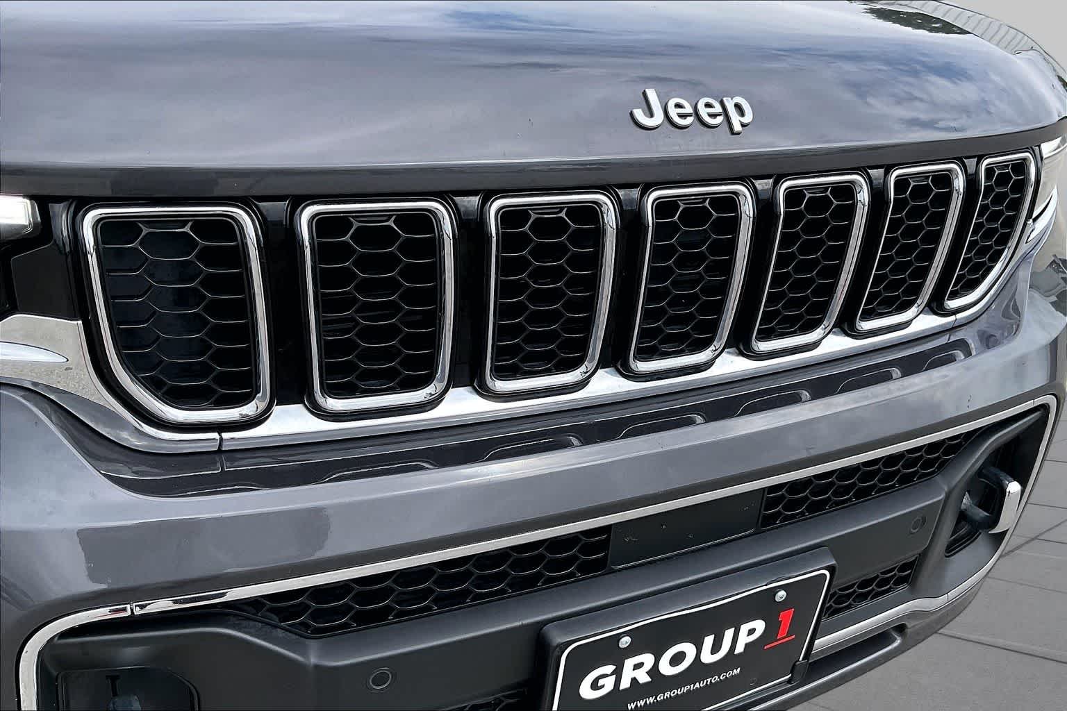 Used 2023 Baltic Gray Metallic Clearcoat Jeep Overland image 30