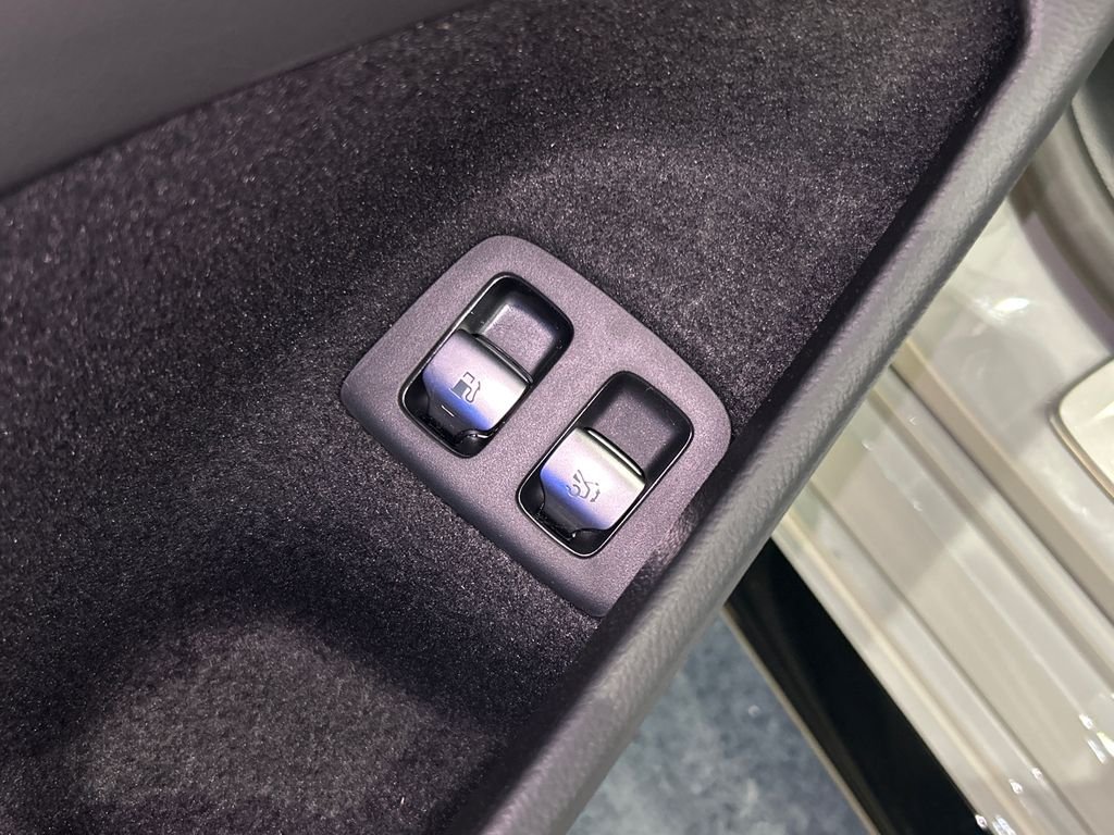 New 2027 MANUFAKTUR Alpine Grey Mercedes-Benz AMG® E 53 Hybrid Wagon image 10
