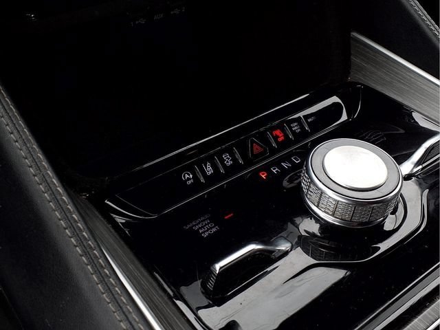 Used 2024  Jeep Series III image 6