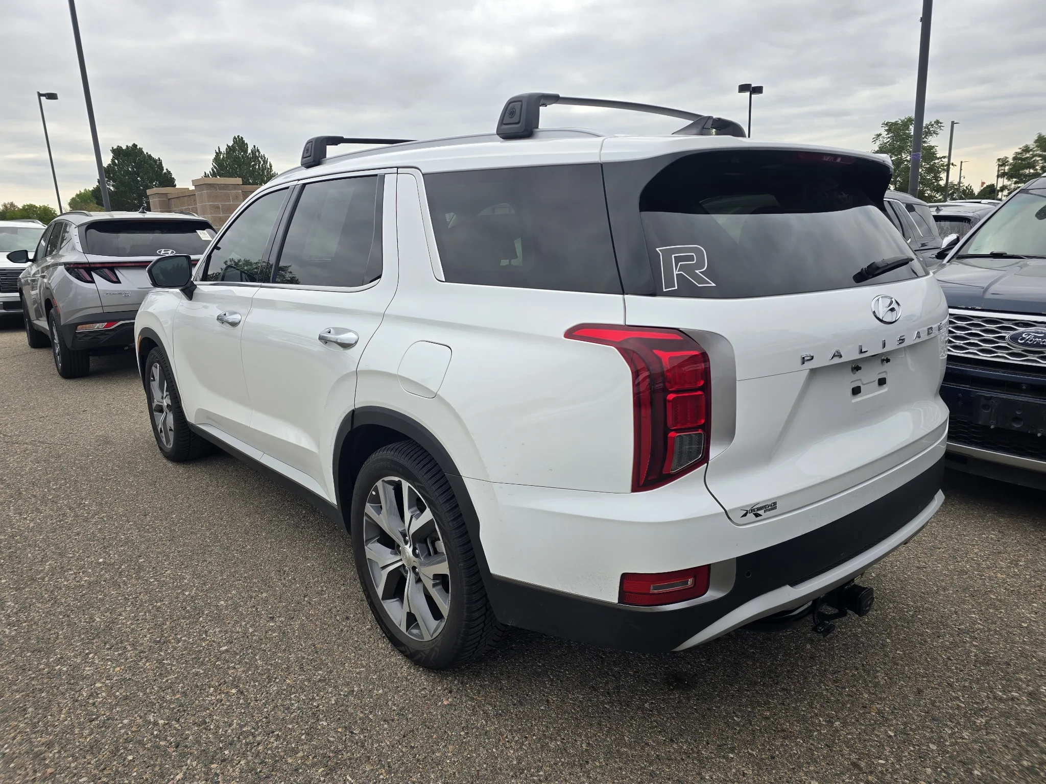 Used 2022 Hyper White Hyundai SEL image 3