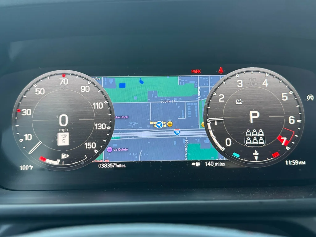 Used 2023  Land Rover X-Dynamic SE image 18