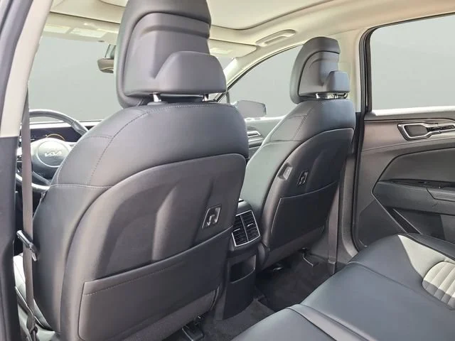 Used 2025 Black Kia SX-Prestige image 7