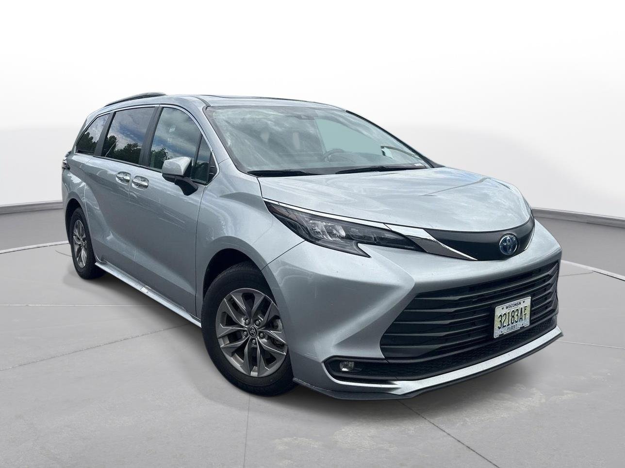 Certified Used 2025 Celestial Silver Metallic Toyota XLE image 4
