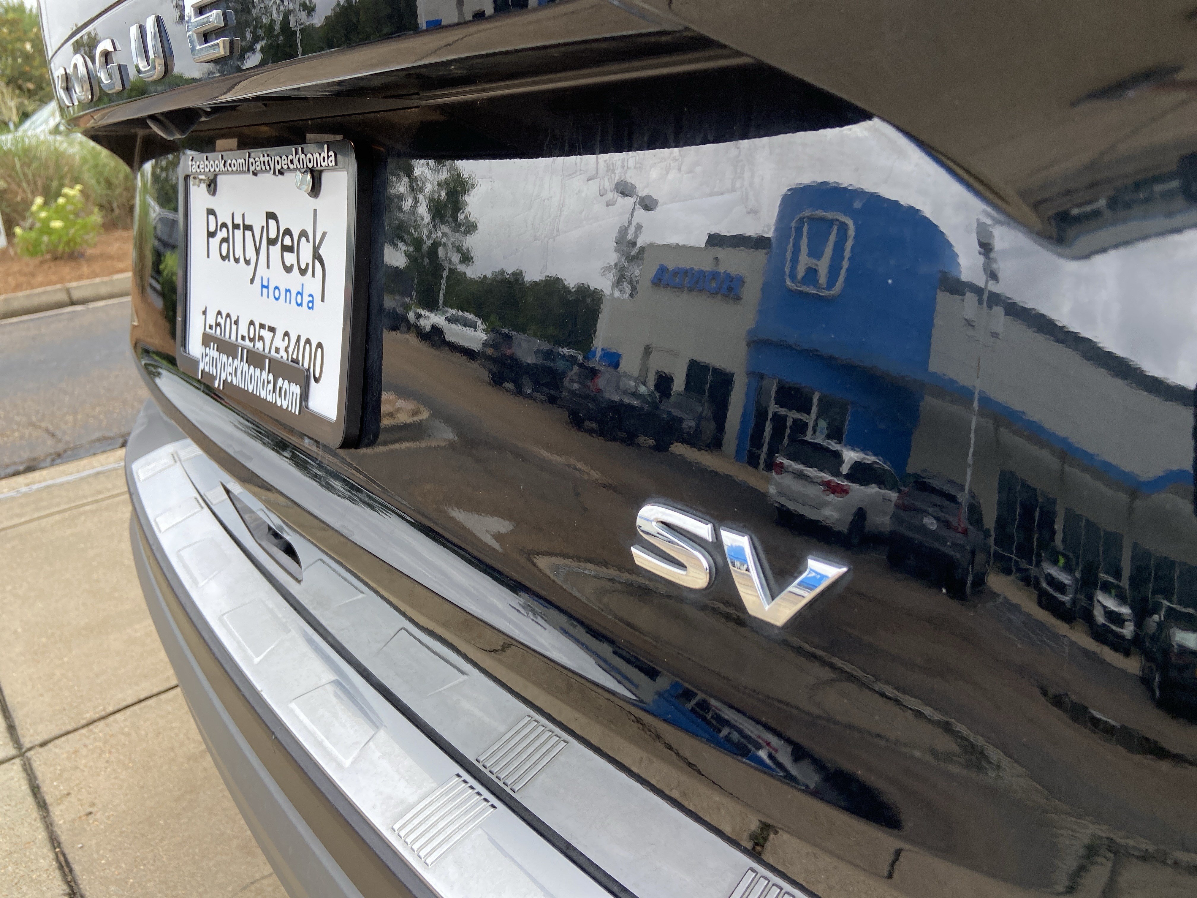 Used 2023 Super Black Nissan SV image 52