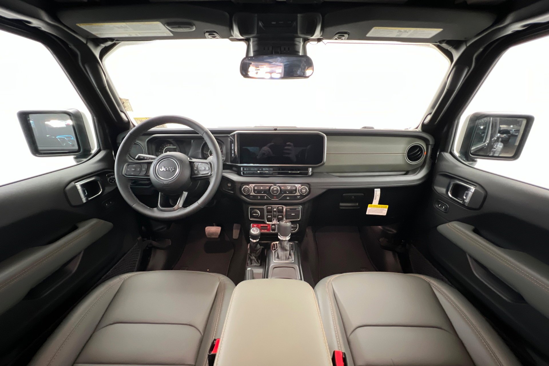New 2026 Black Clear-Coat Exterior Paint Jeep Mojave image 10
