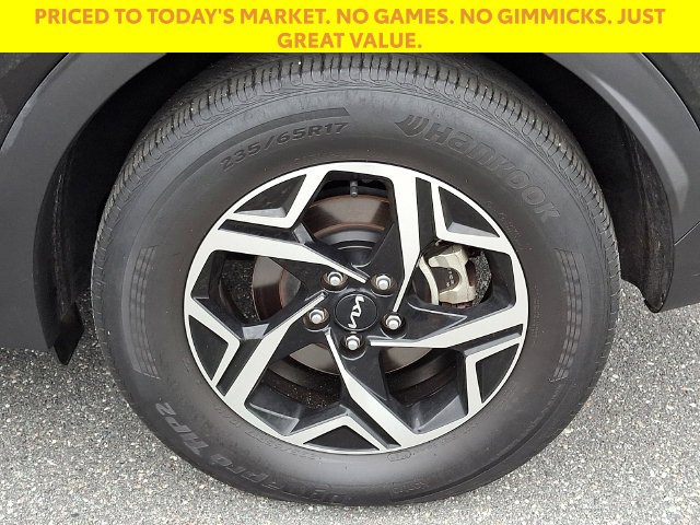 Used 2024 Black Kia LX image 9