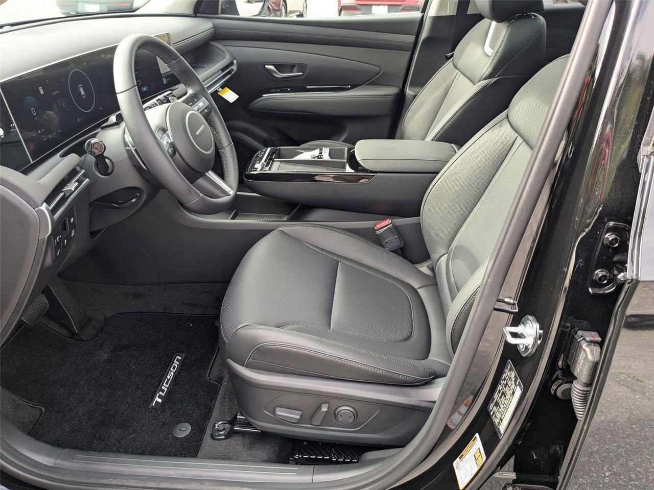 2025 Hyundai Tucson Limited - Photo 14