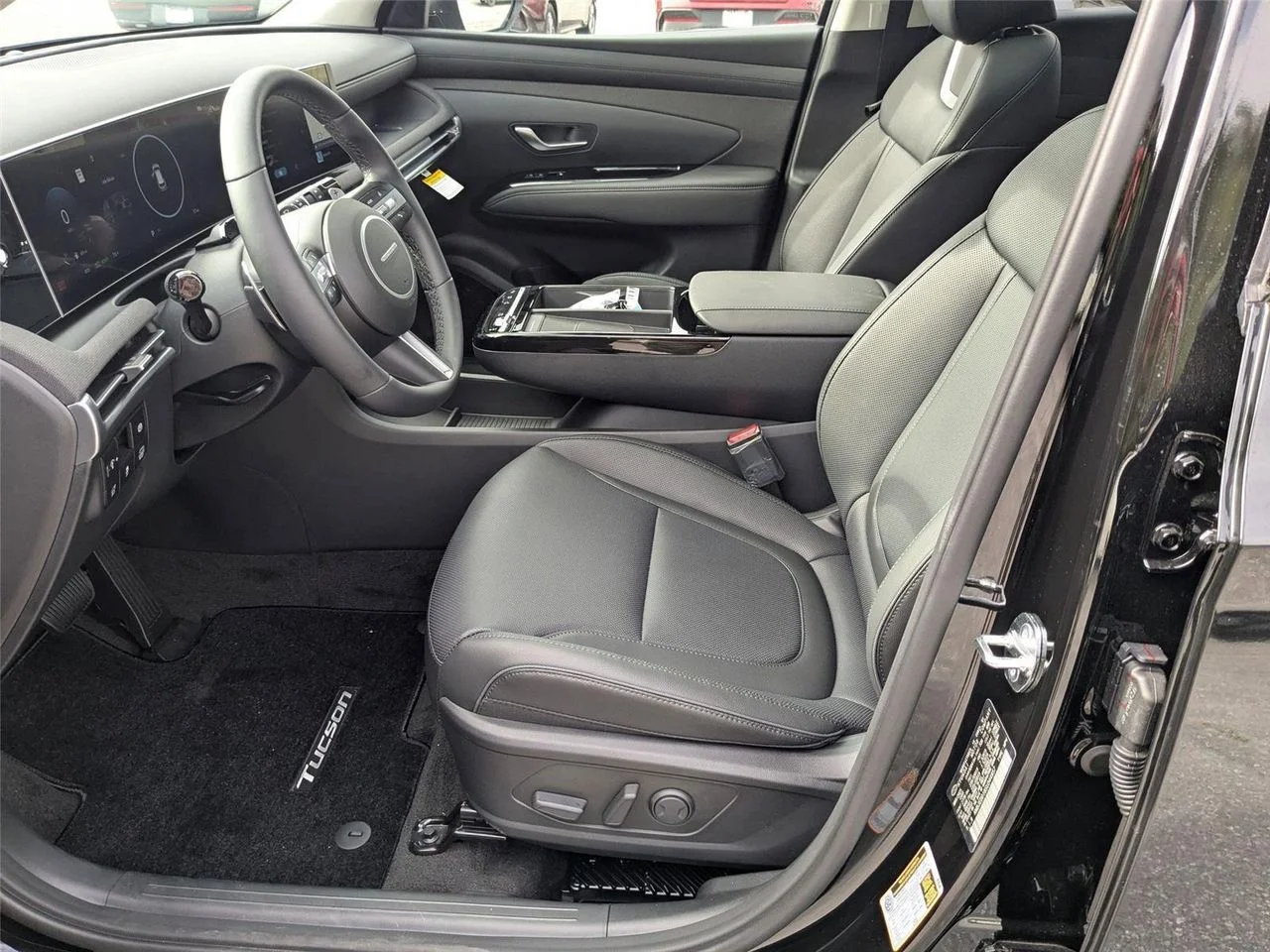 2025 Hyundai Tucson Limited - Photo 14
