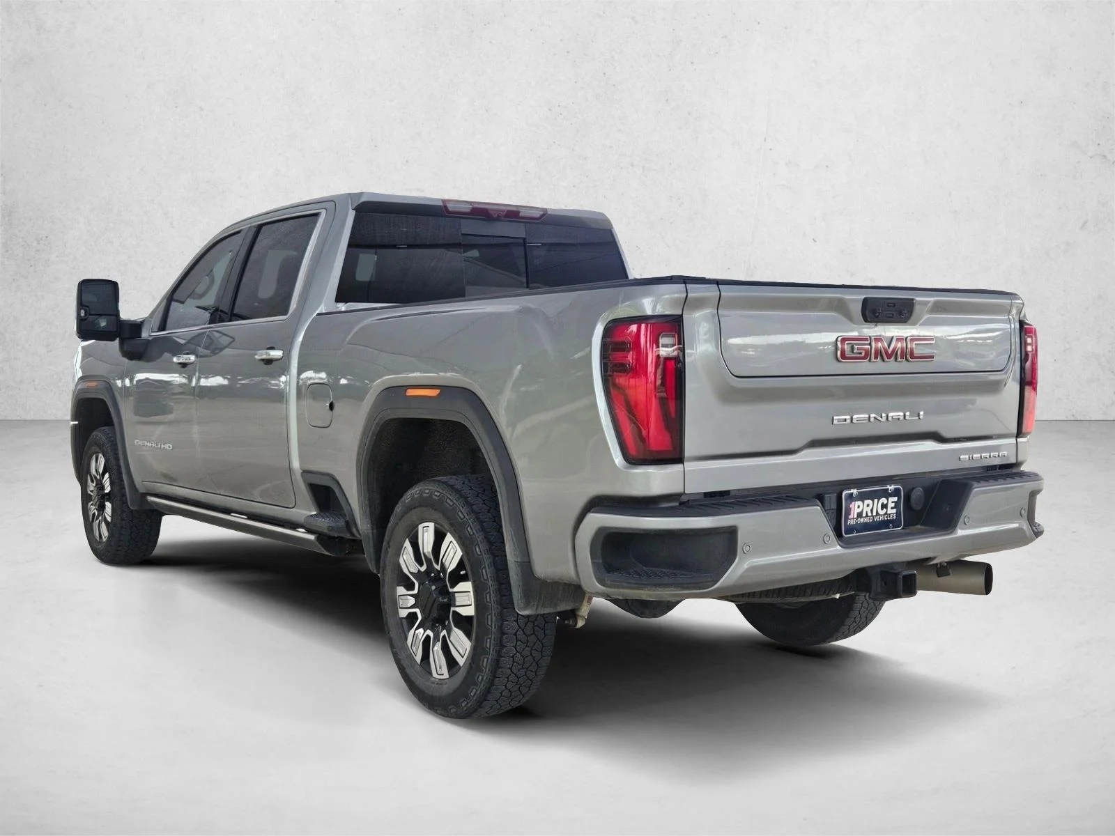 Used 2024 Sterling Metallic GMC Denali image 7