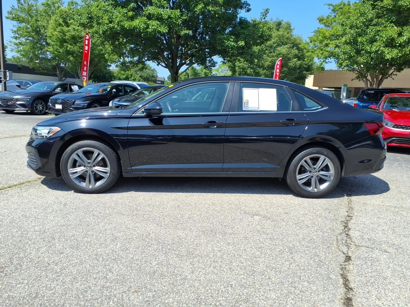 Used 2024  Volkswagen SE image 9