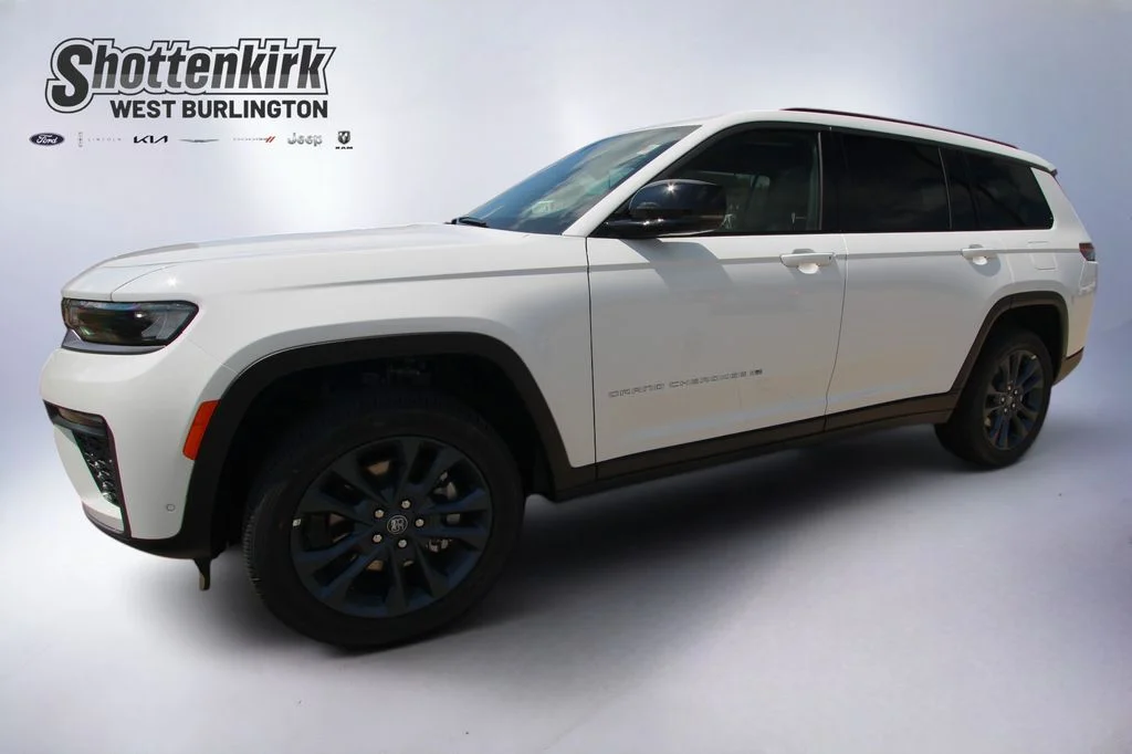 New 2026 Bright White Clear-Coat Exterior Paint Jeep Limited image 1