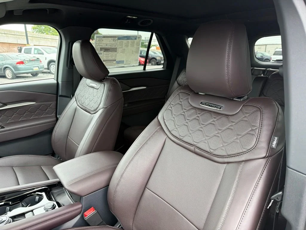 New 2026 Star White Metallic Tri-Coat Ford Platinum™ image 18
