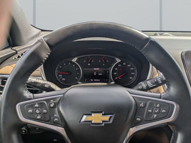 Used 2022 Pearl Chevrolet Premier image 30