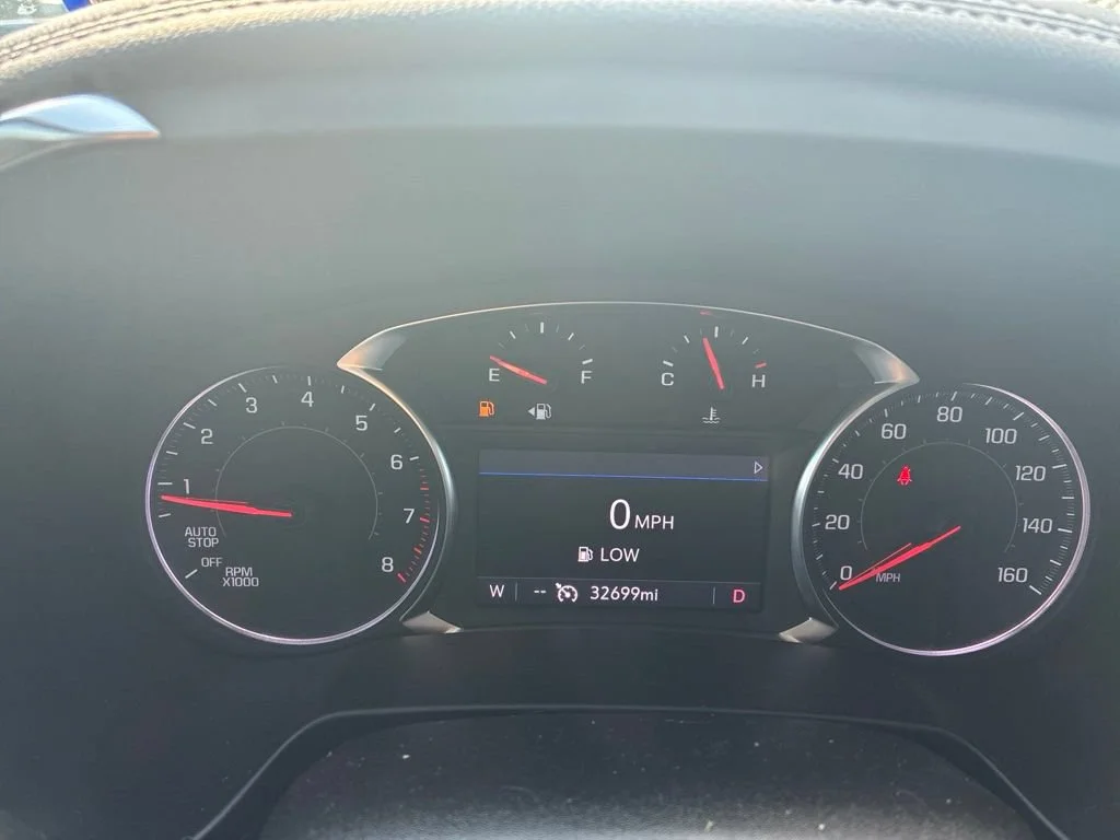 Used 2023 SUMMIT WHITE Chevrolet LT image 15