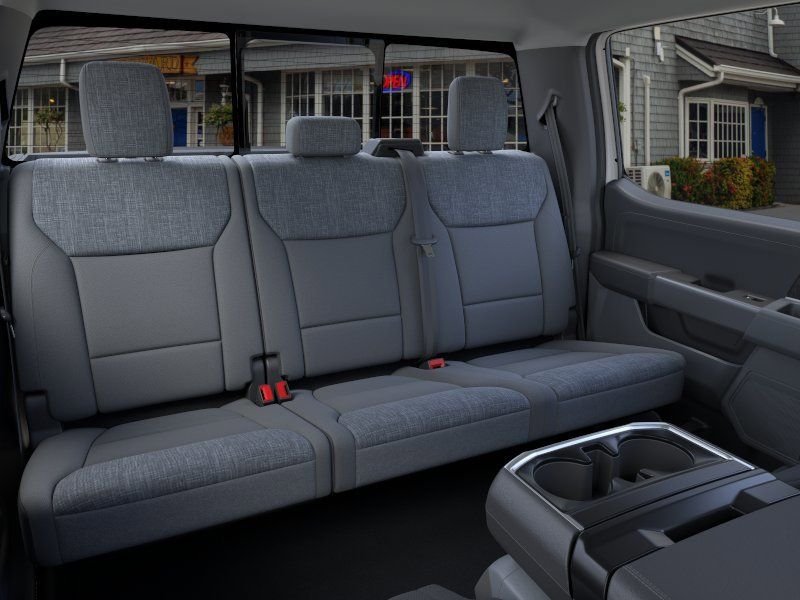 New 2025 Space White Metallic Ford XLT image 11