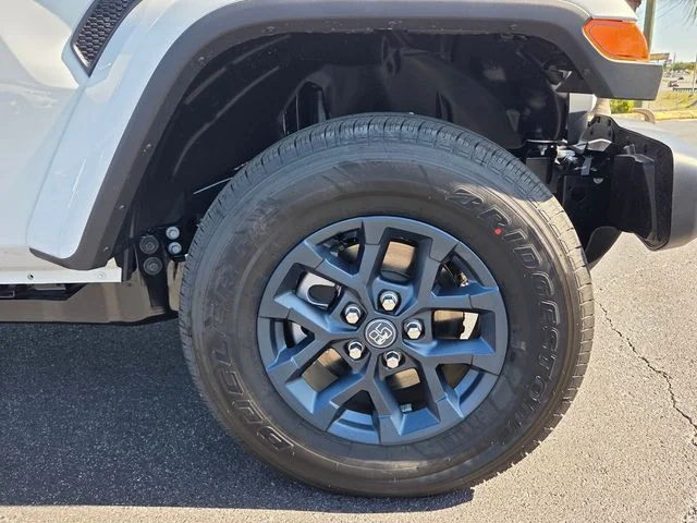 New 2026 Bright White Clear-Coat Exterior Paint Jeep 85th Anniversary Edition image 10