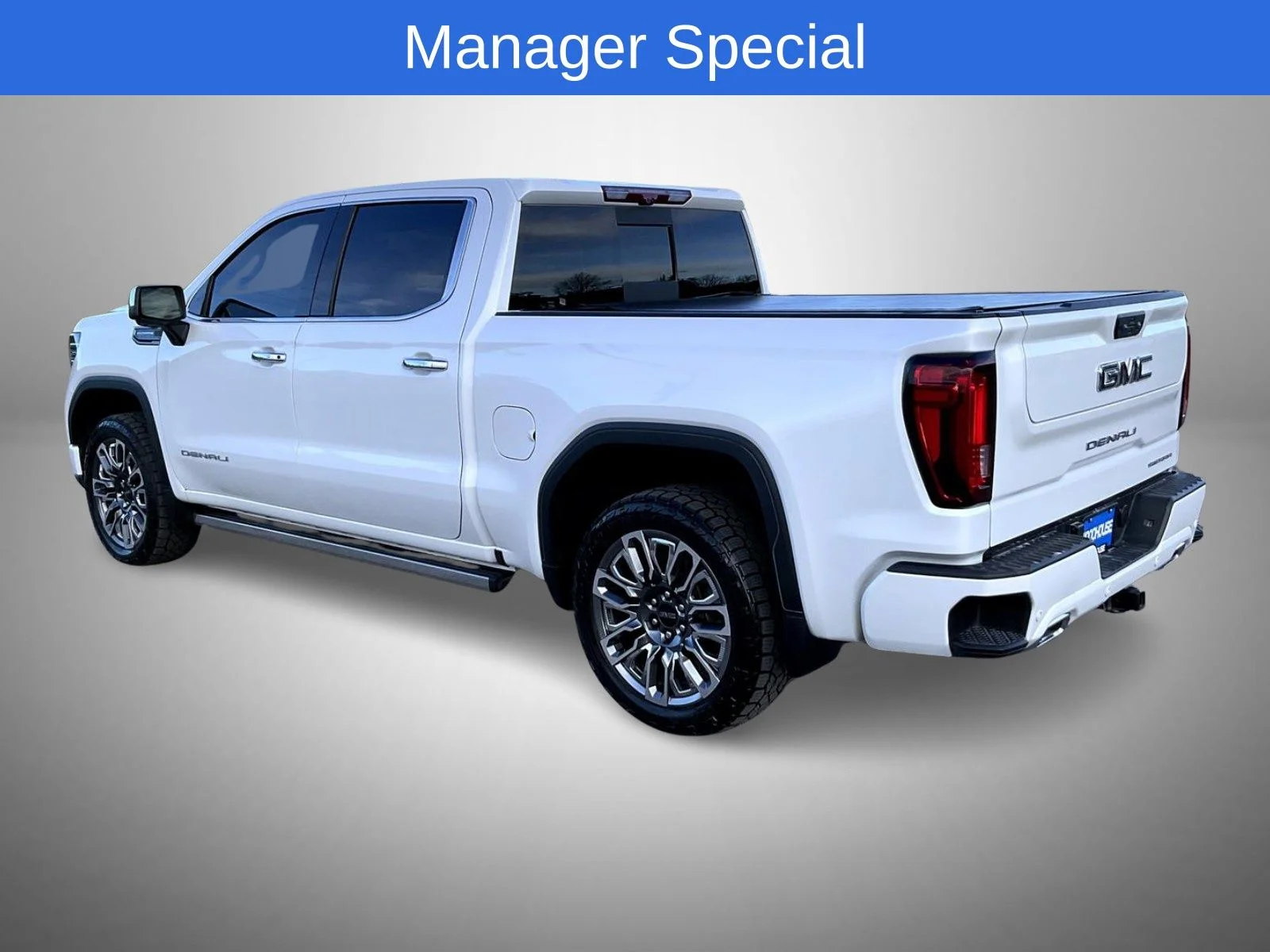 Used 2024 White GMC Denali Ultimate image 8