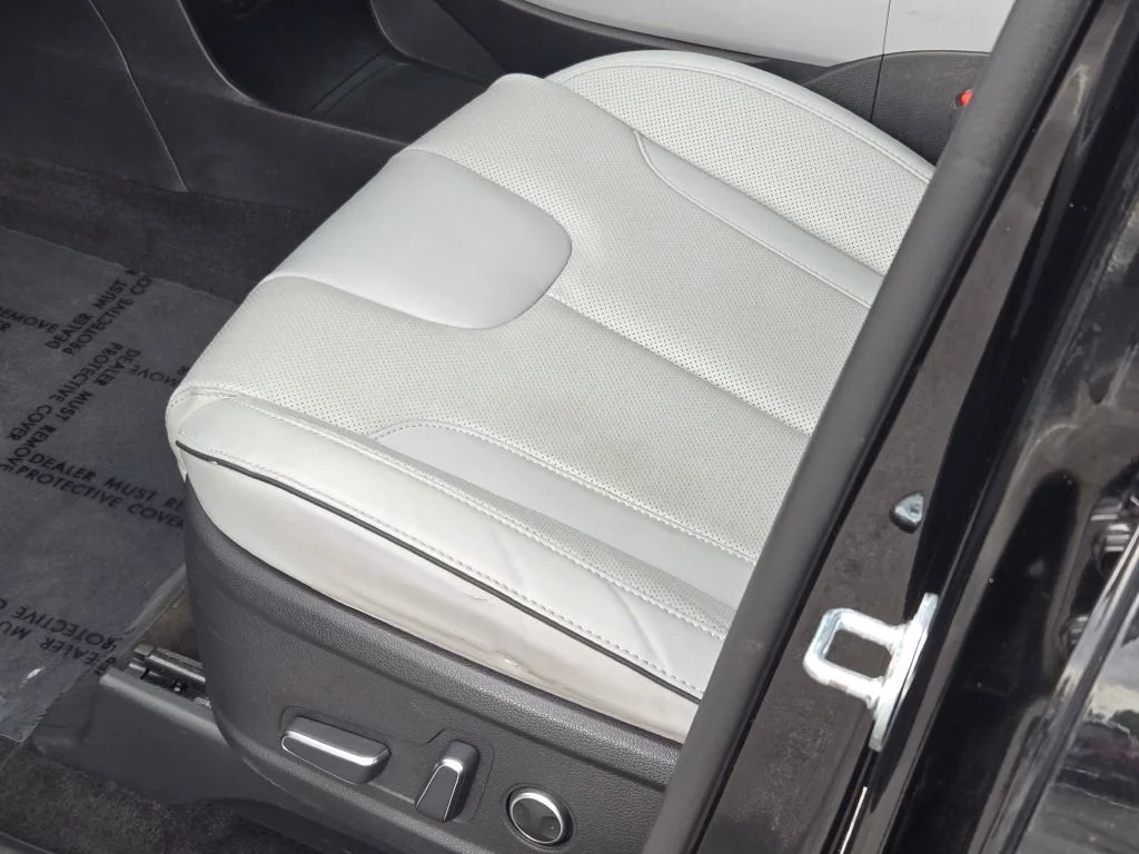 Used 2024 Black Hyundai SEL image 24