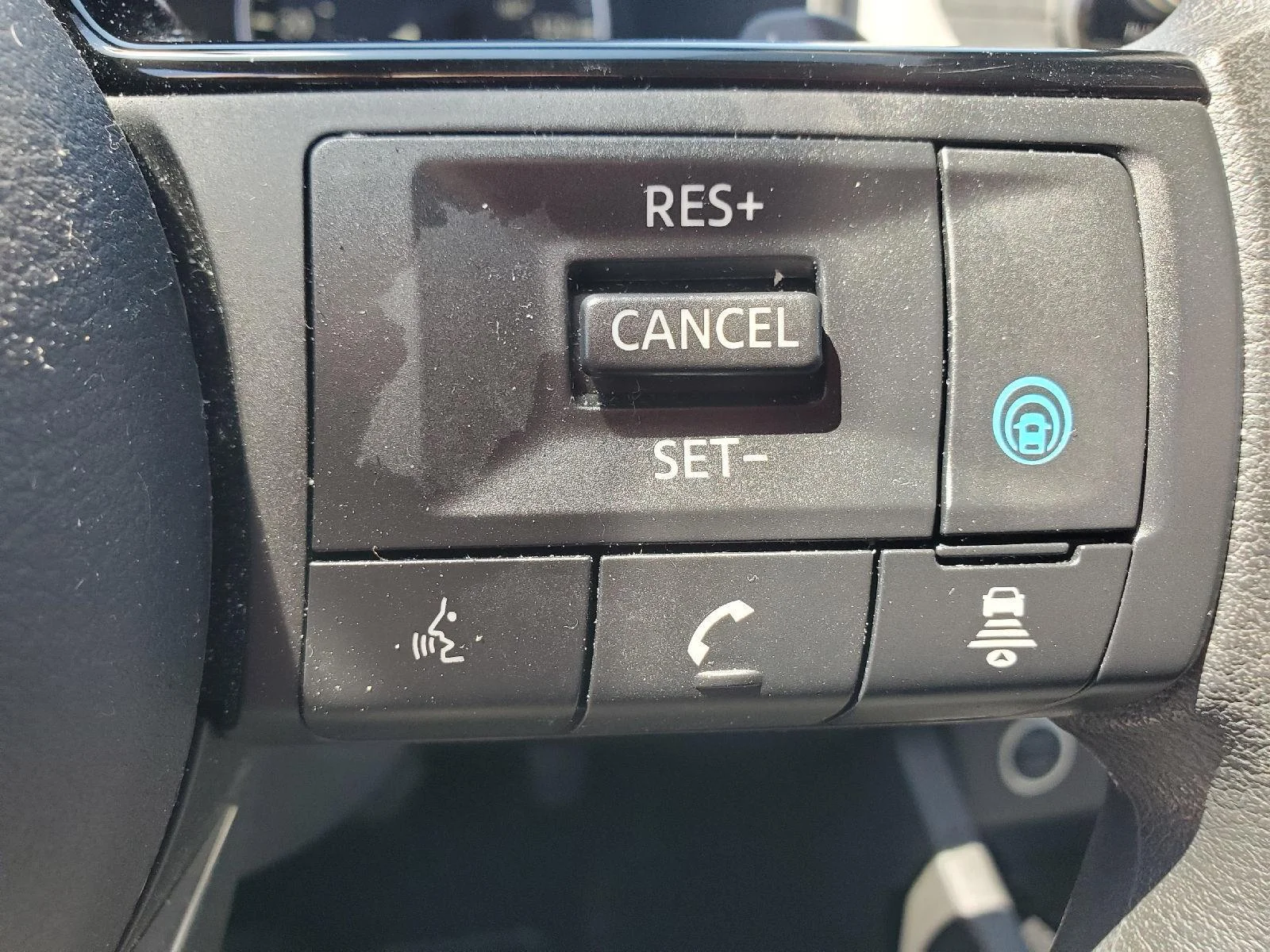 Used 2021 Caspian Blue Metallic Nissan SV image 10