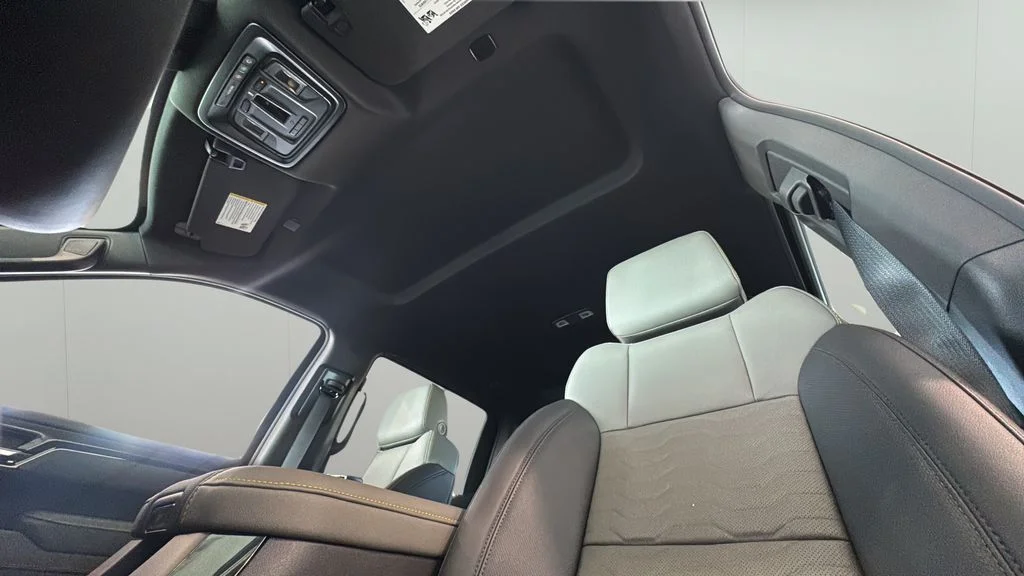 New 2026 White Chevrolet ZR2 image 28