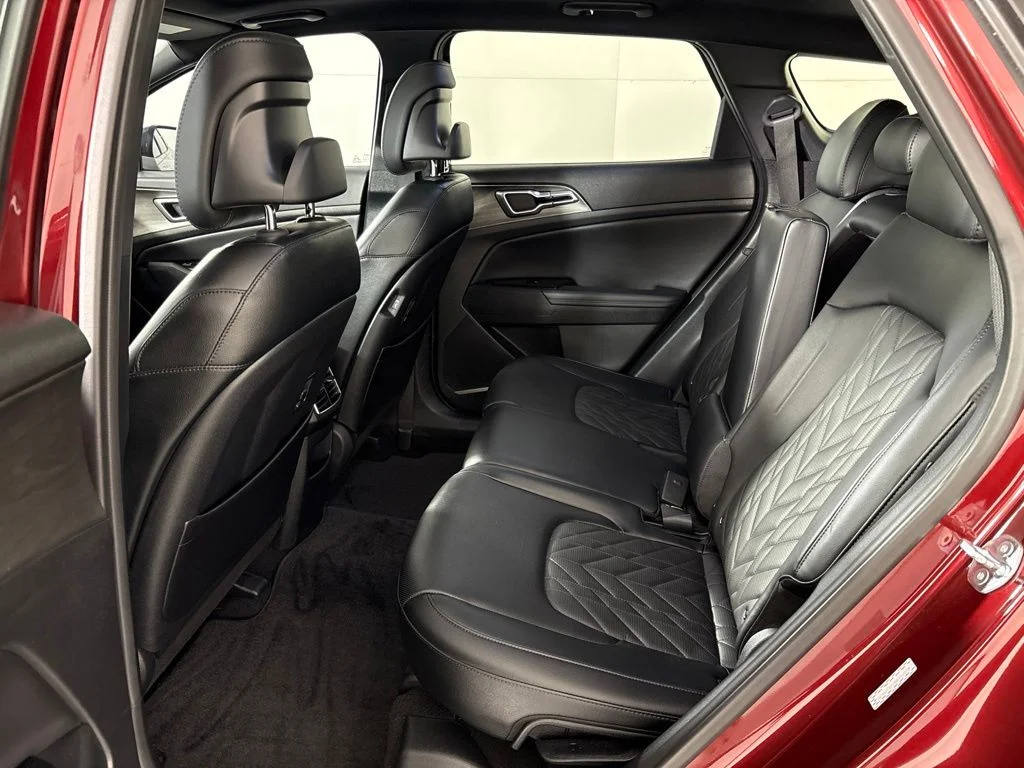 Used 2025 Red Kia X-Line image 24