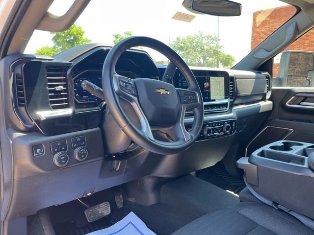 Used 2025 White Chevrolet LT image 14