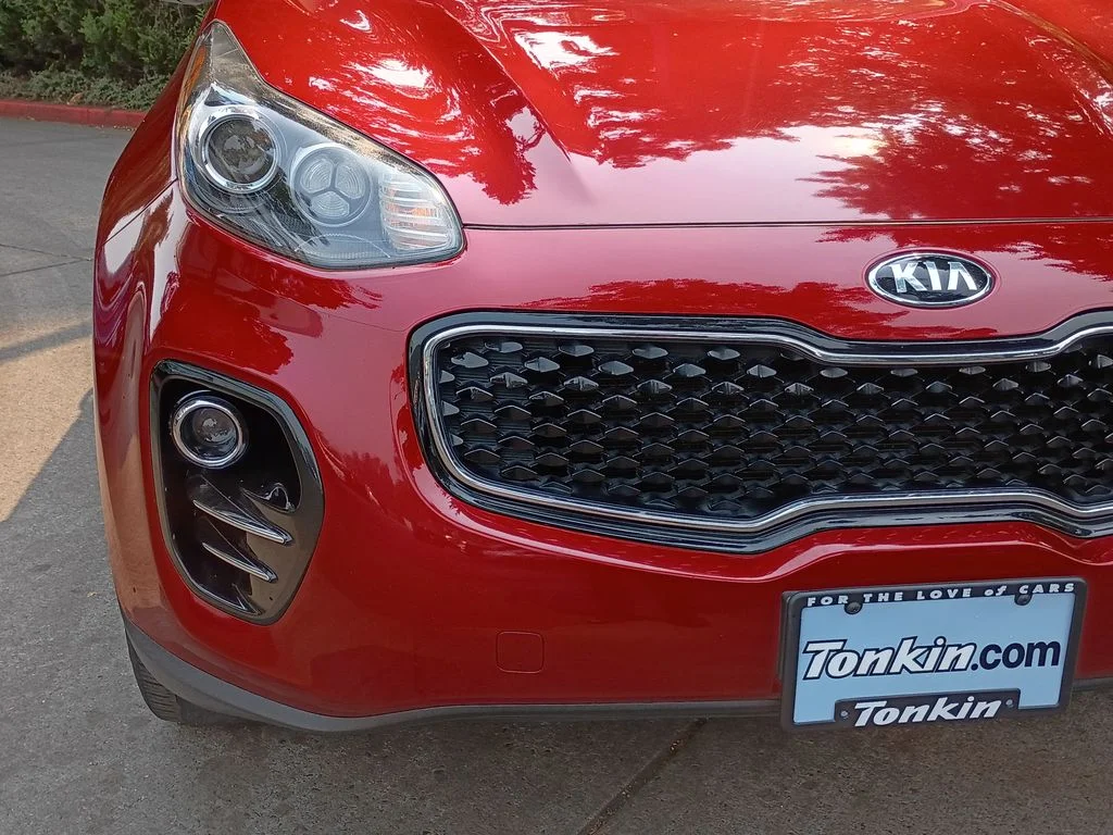 Used 2017 Hyper Red Kia EX image 11