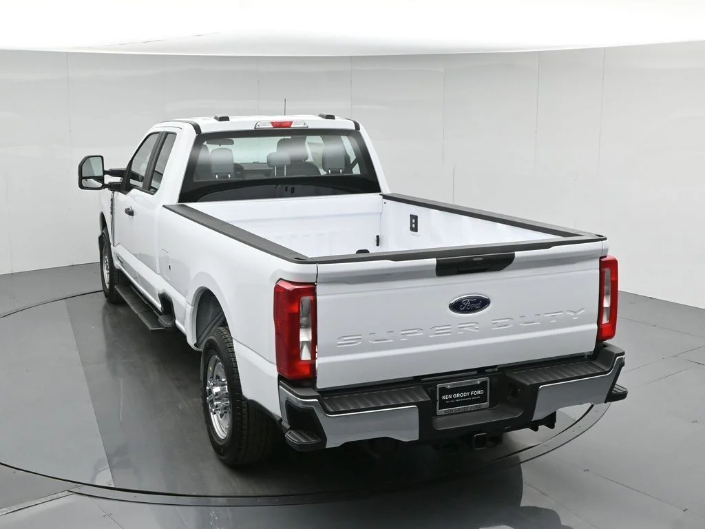 New 2026 Oxford White Ford XL image 39