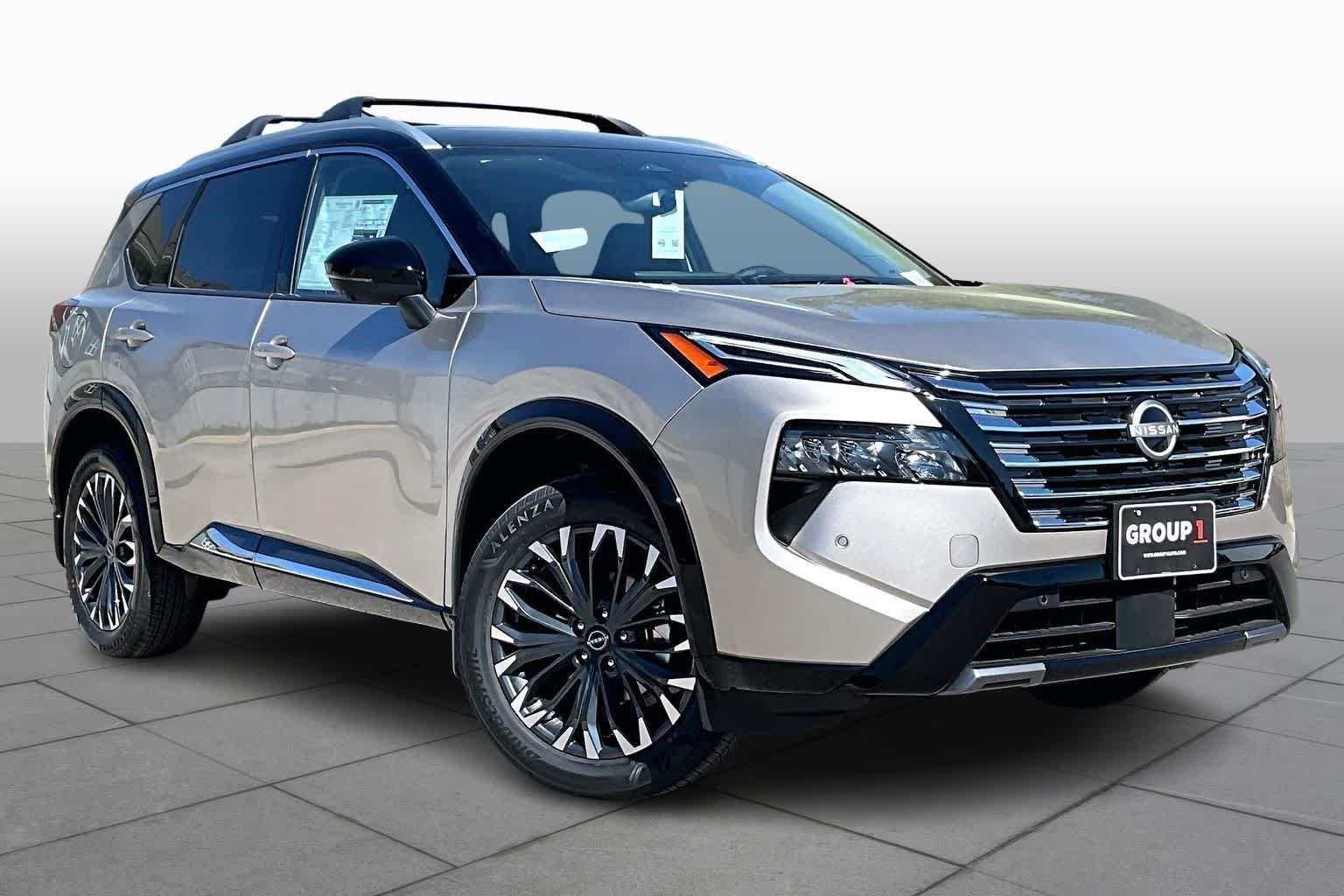 New 2026 Champagne Silver Metallic / Super Black Two-tone Nissan Platinum image 2