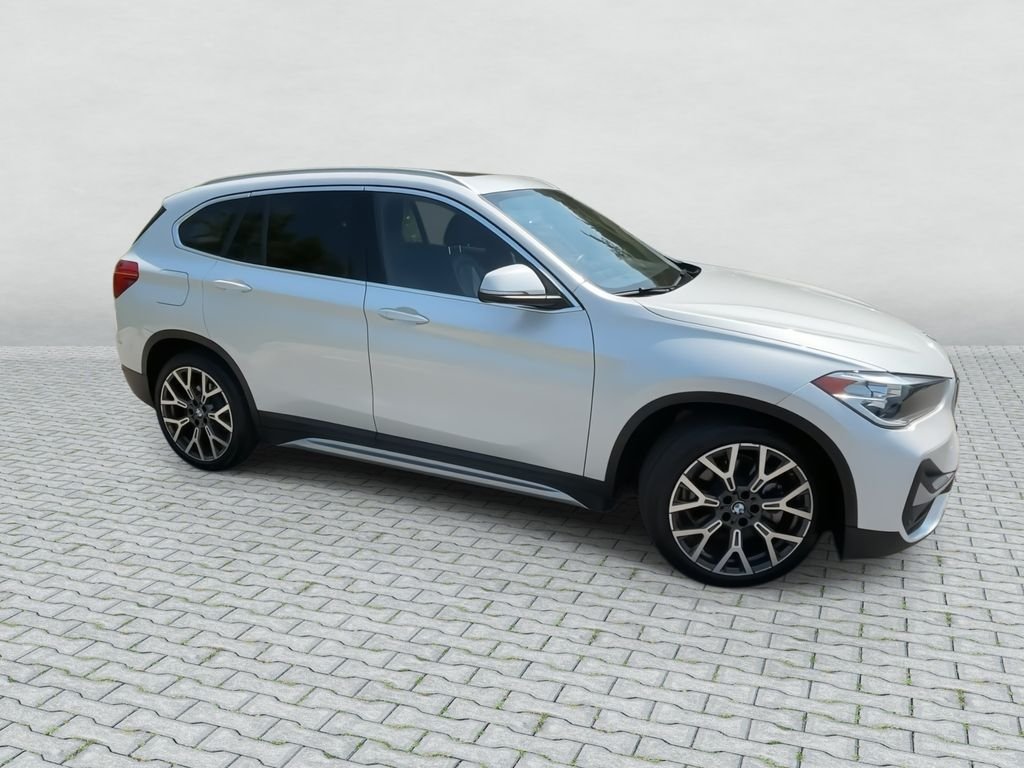 Used 2021 White BMW xDrive28i image 2