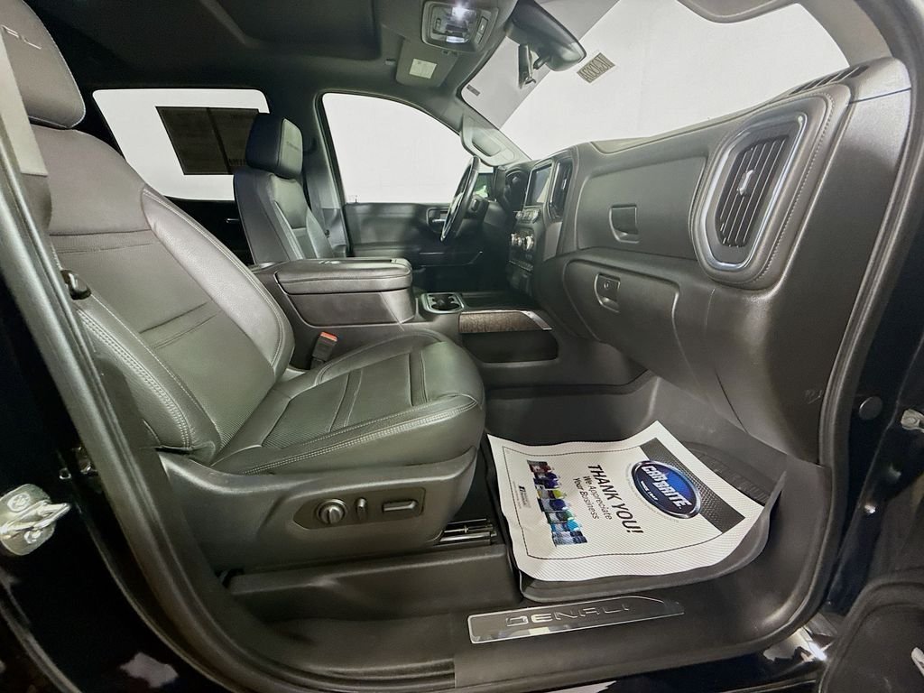 Used 2019 Onyx Black GMC Denali image 31