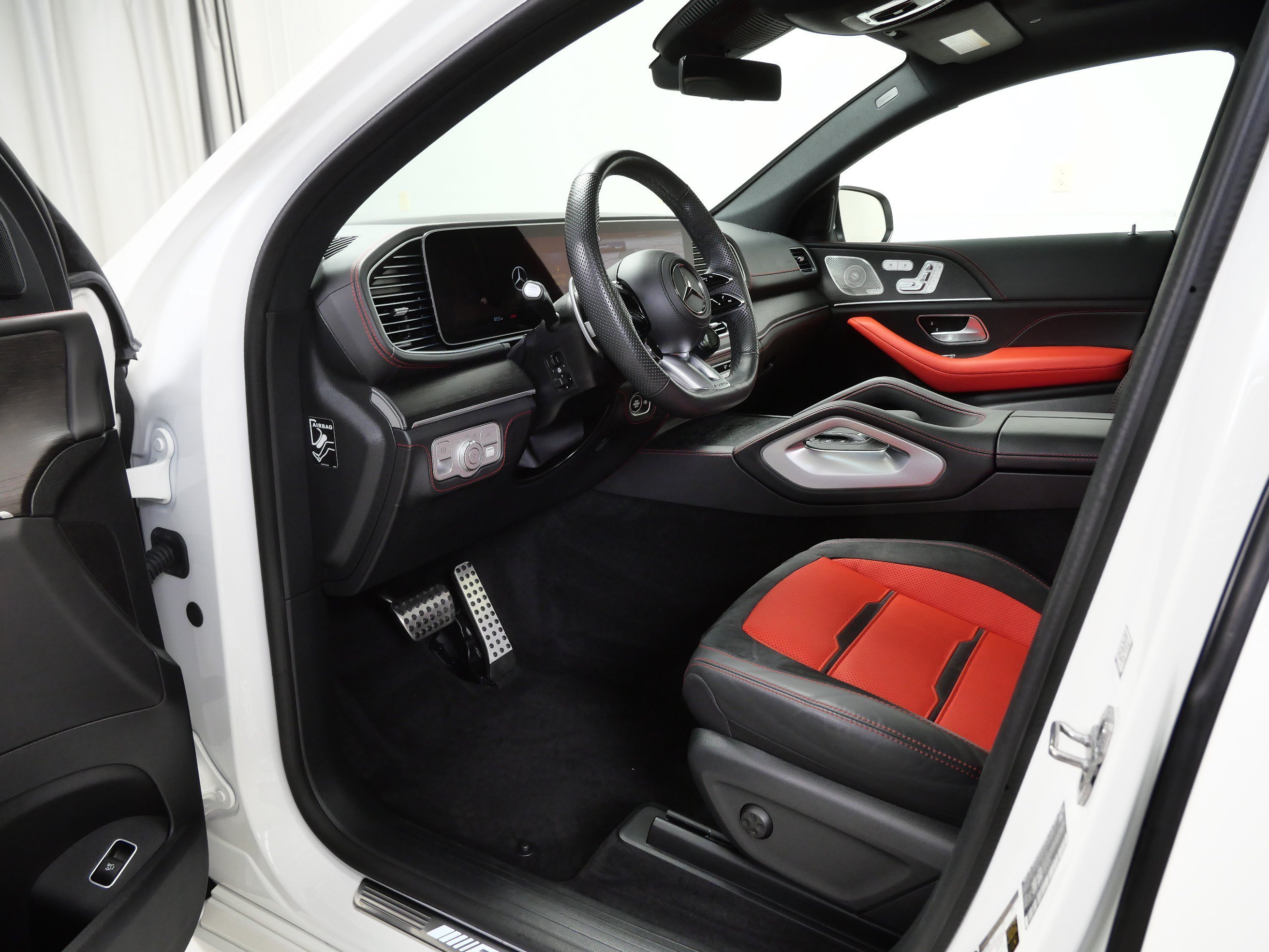 Certified Used 2024 MANUFAKTUR Diamond White Metallic Mercedes-Benz AMG® GLE 53 image 14