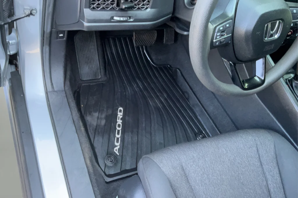 2025 Honda Accord LX - Photo 23