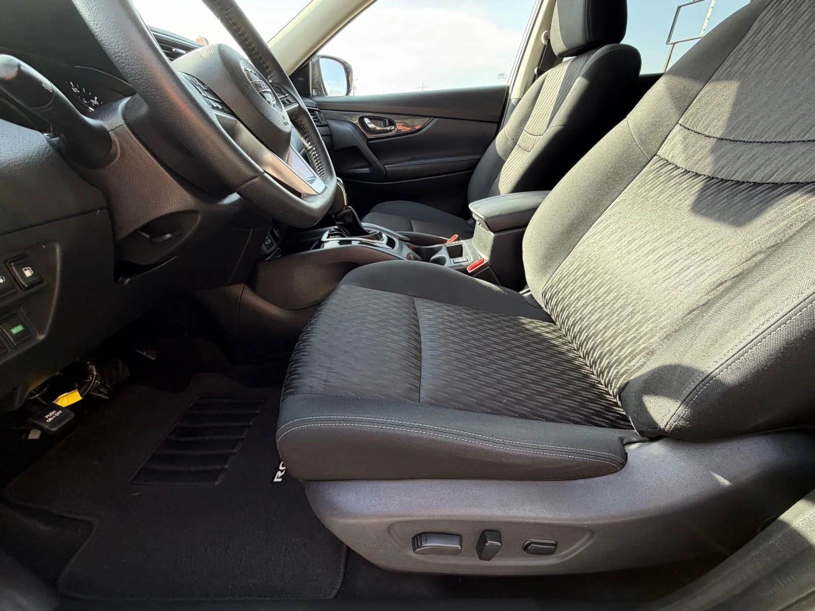 Used 2020 Silver Nissan SV image 11