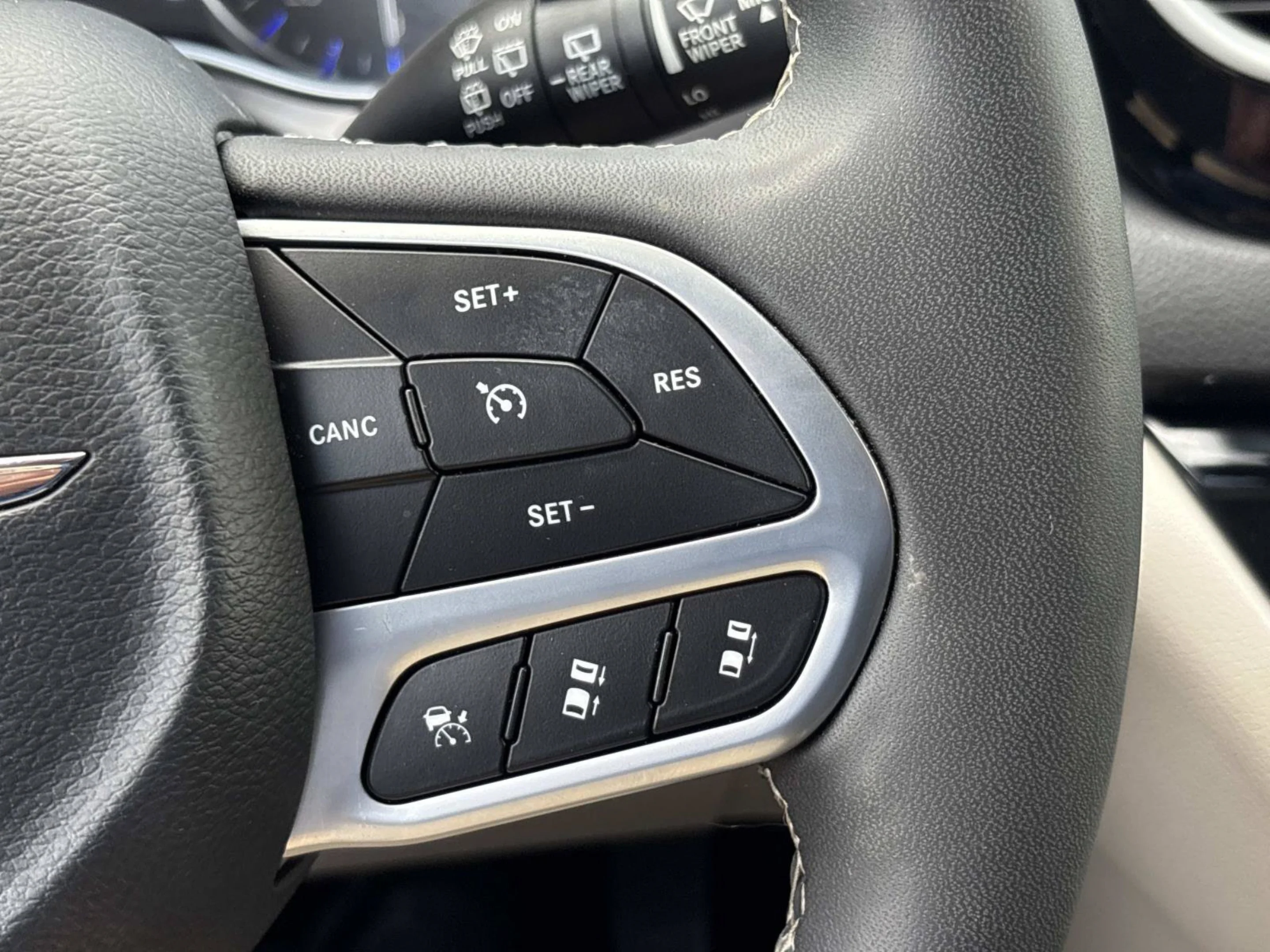 Used 2024 Silver Mist Clearcoat Chrysler Touring L image 26