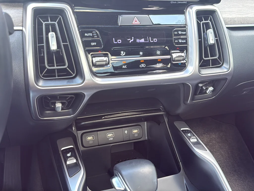 Used 2023 White Kia X-Line EX image 21