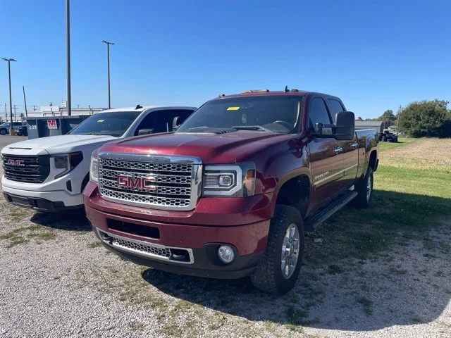 Used 2013 Red GMC Denali image 2