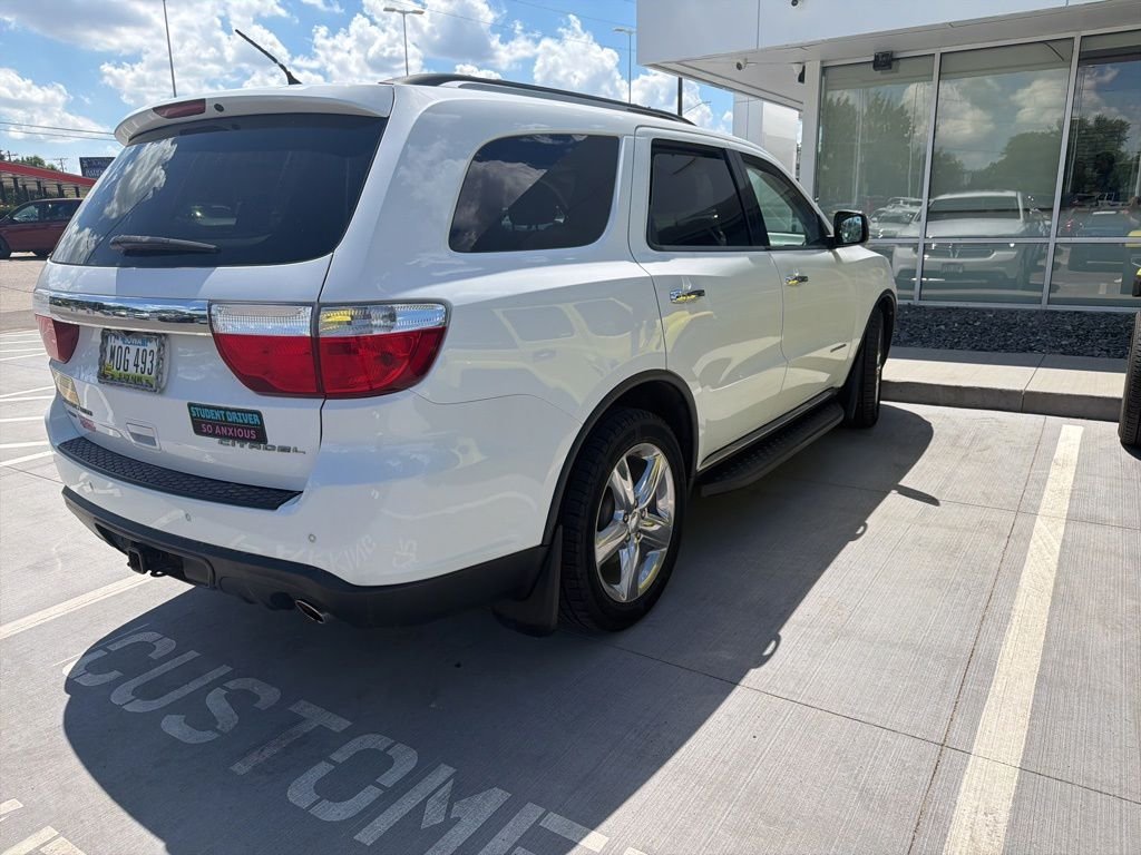 Used 2013 White Dodge Citadel image 4