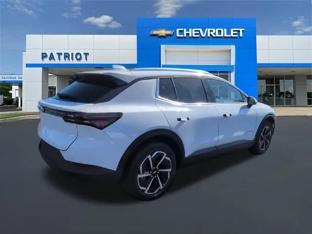 New 2026 Summit White Chevrolet LT image 10