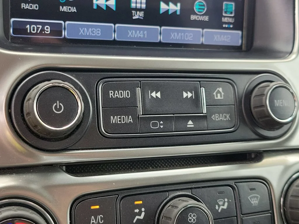 Used 2018 SILVER ICE METALLIC Chevrolet Premier image 31