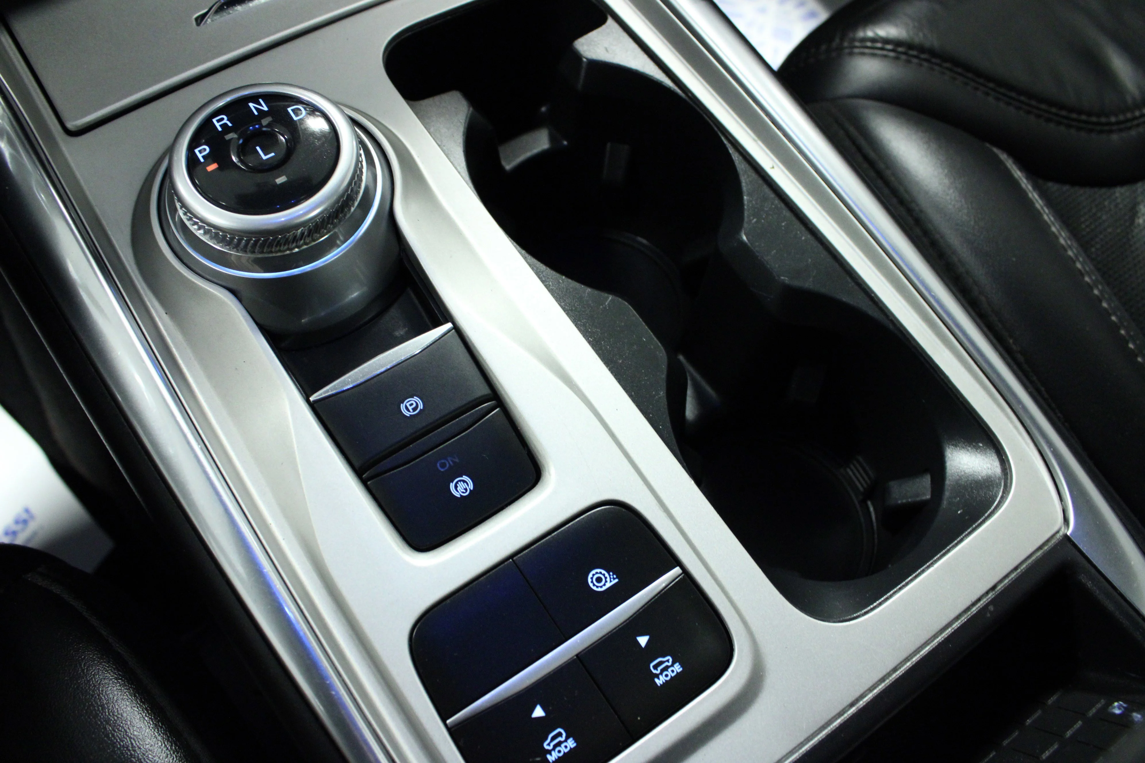 Used 2022 Blue Metallic Ford Platinum image 24