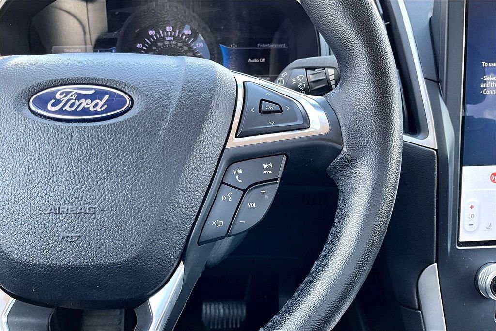 Used 2023 Gray Ford SEL image 18