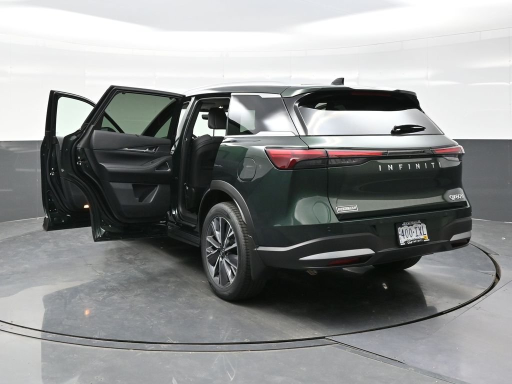 New 2026 Green INFINITI LUXE image 42