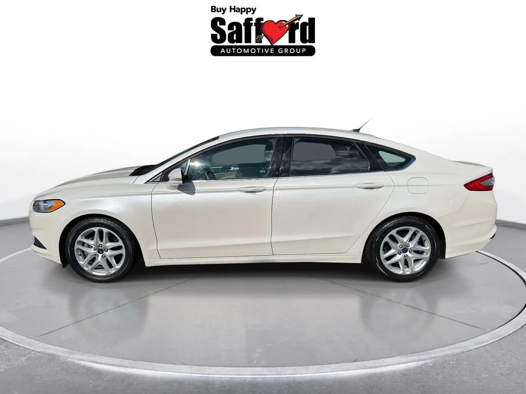 Used 2016 White Ford SE image 4