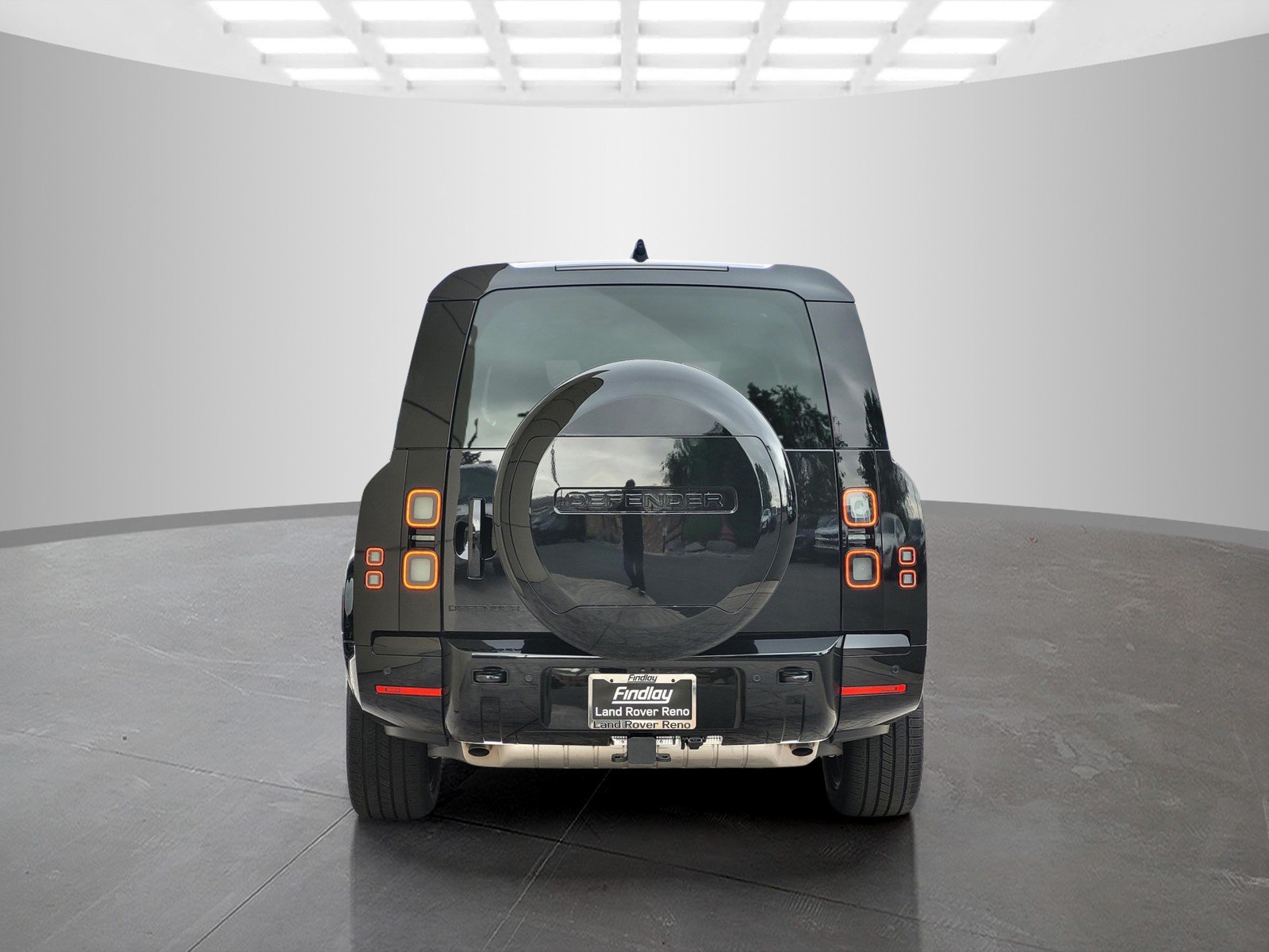 New 2026 Santorini Black Land Rover X-Dynamic SE image 5