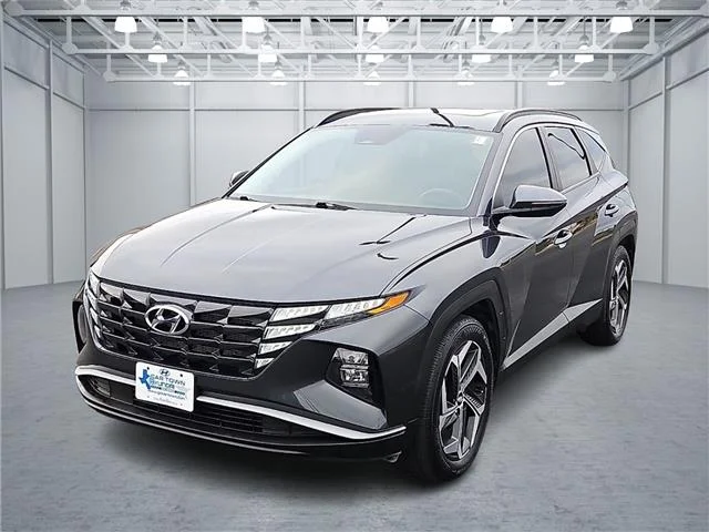 Used 2024 Gray Hyundai SEL Front-Wheel Drive image 1