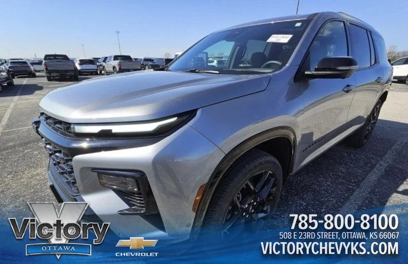 Used 2025 Gray Chevrolet RS image 1