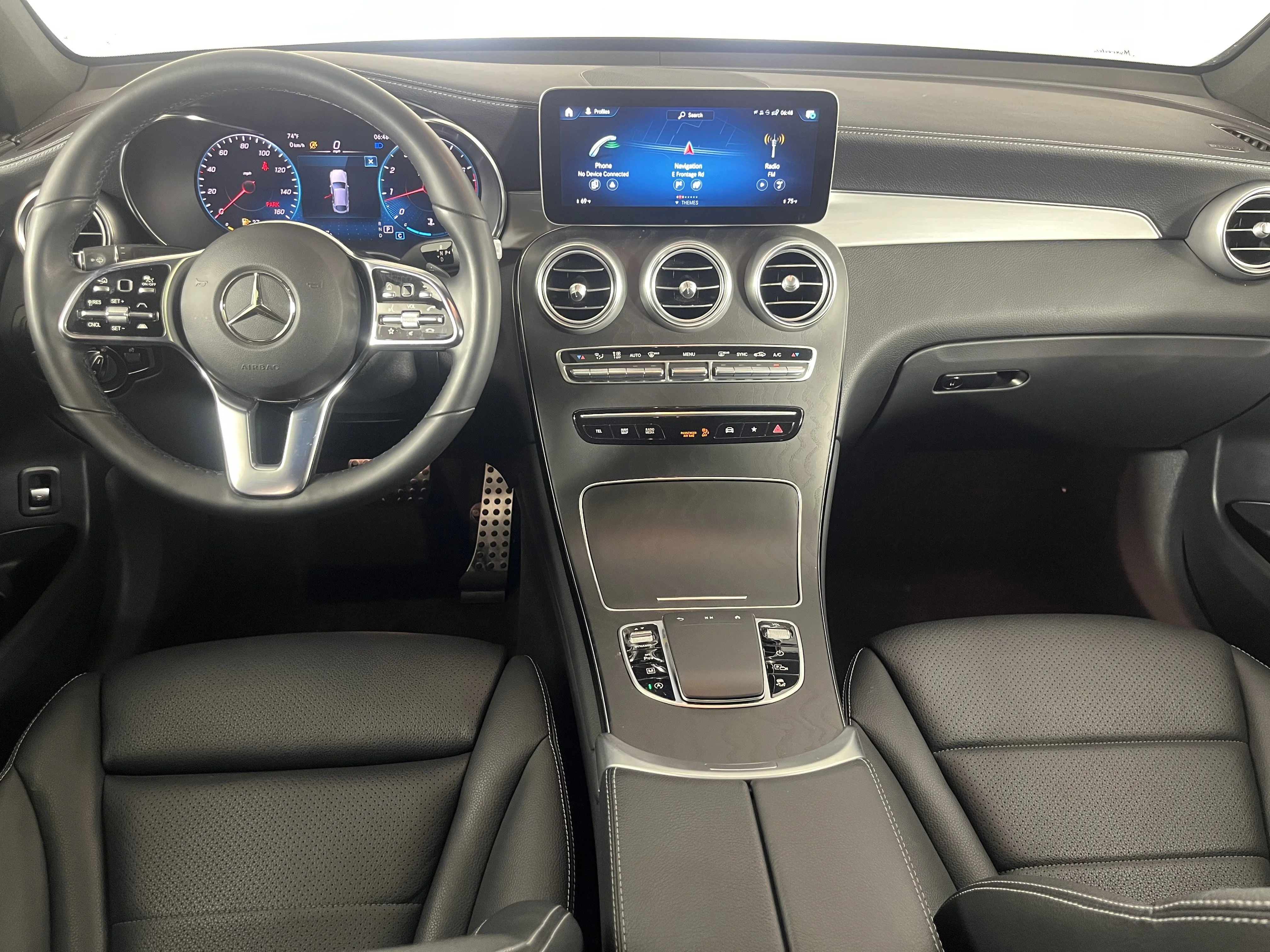 Used 2023 Obsidian Black Metallic Mercedes-Benz GLC 300 image 10