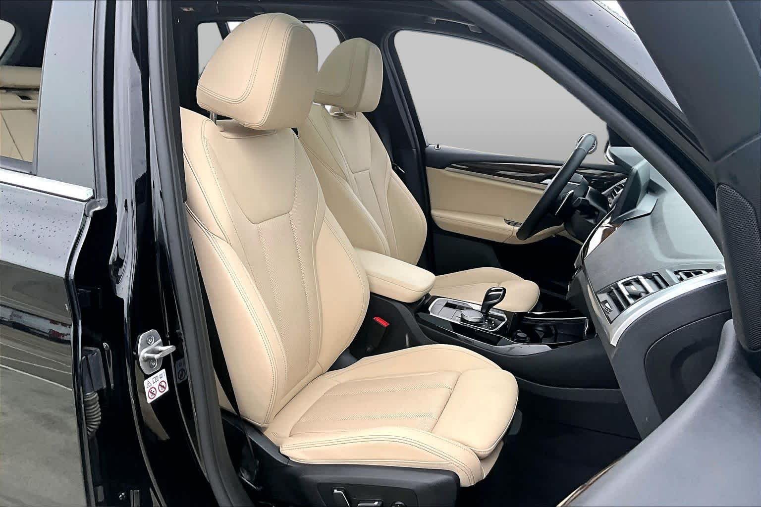 Used 2024 Jet Black BMW sDrive30i image 8
